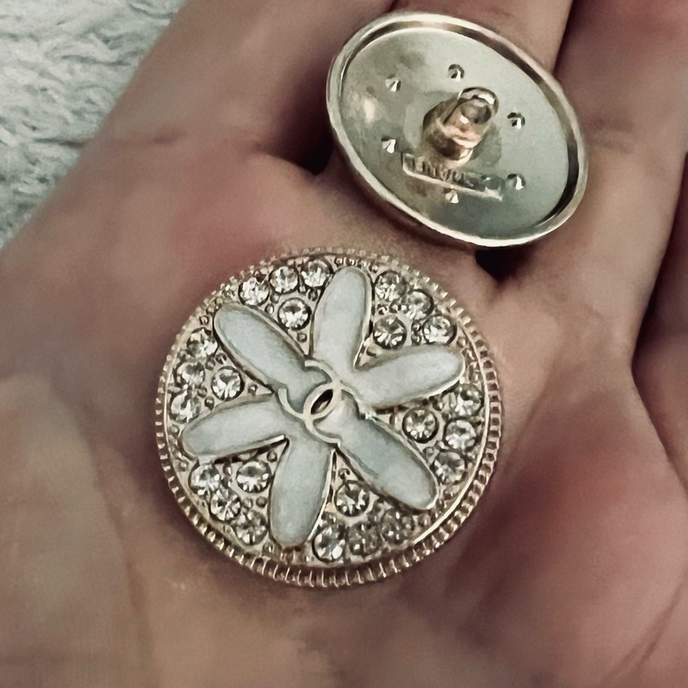 CC-Style-25mm(6pieces)faux-crystals/WhiteEnamel🌸/Light-gold/Shank buttons/Stamp